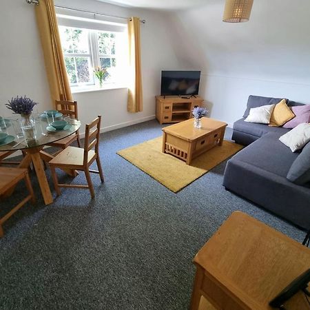 Centrally Located Boscombe Beach Apart With Parking Борнмът Екстериор снимка