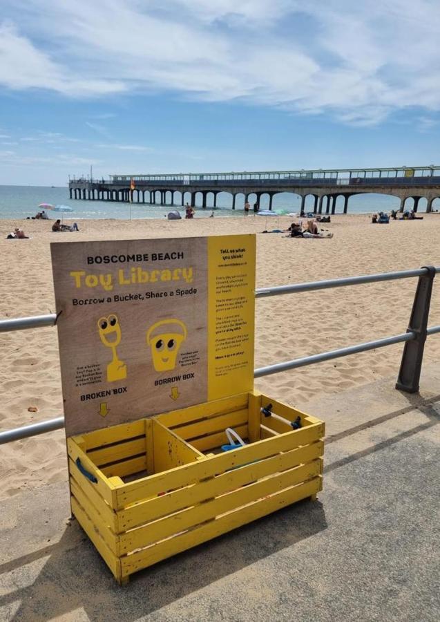 Centrally Located Boscombe Beach Apart With Parking Борнмът Екстериор снимка