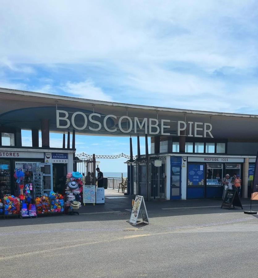 Centrally Located Boscombe Beach Apart With Parking Борнмът Екстериор снимка