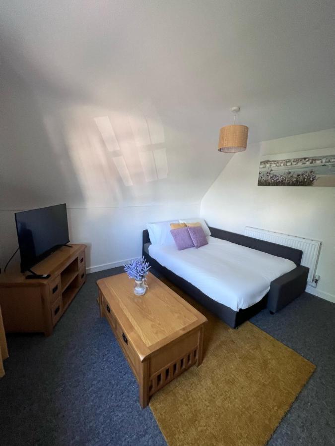 Centrally Located Boscombe Beach Apart With Parking Борнмът Екстериор снимка